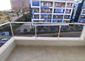 اطلالة بحر - شقة غرفة وصالة مفروشة -ضمن مجمع حديث - في كاستل / الانيا 