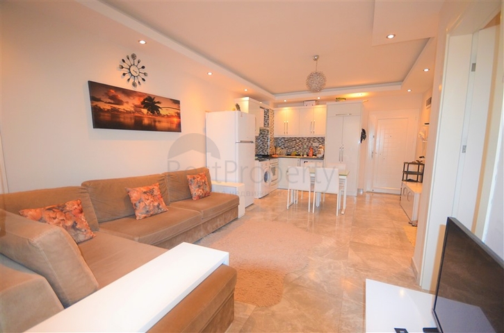 شقق للبيع في اوبا - غرفة وصالة مفروشة -قريبة من البحر / الانيا 