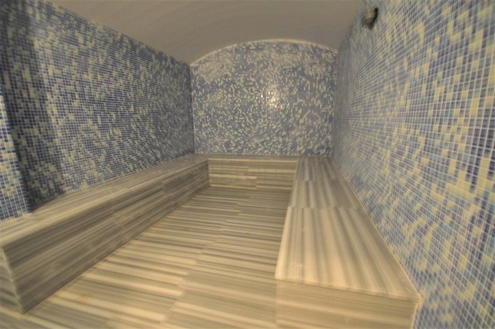 شقق للبيع في اوبا - غرفة وصالة مفروشة -قريبة من البحر / الانيا 