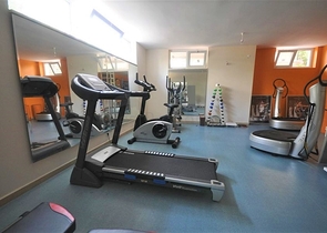 شقق للبيع في اوبا - غرفة وصالة مفروشة -قريبة من البحر / الانيا 