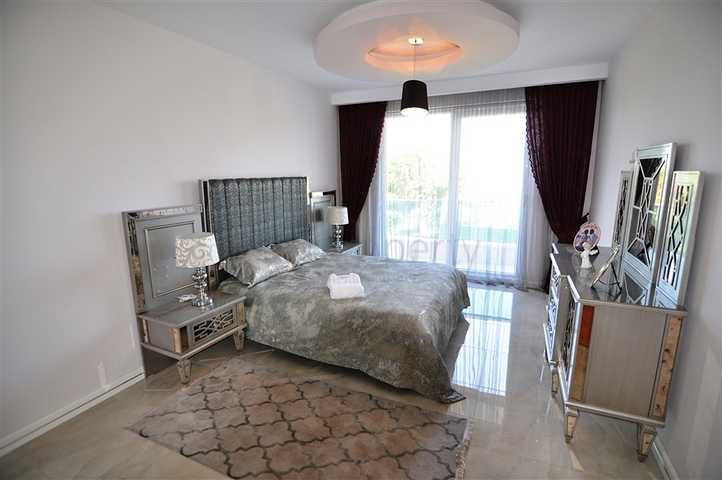 اطلالة بحر وقلعة -فيلا مستقلة مع مسبح خاص -في كارجيجاك / الانيا 