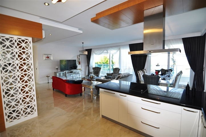 اطلالة بحر وقلعة -فيلا مستقلة مع مسبح خاص -في كارجيجاك / الانيا 