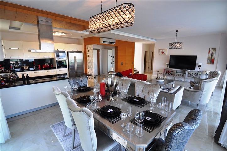 اطلالة بحر وقلعة -فيلا مستقلة مع مسبح خاص -في كارجيجاك / الانيا 