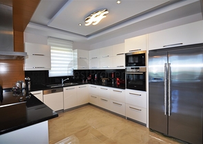 اطلالة بحر وقلعة -فيلا مستقلة مع مسبح خاص -في كارجيجاك / الانيا 