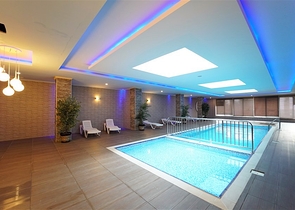 شقق للبيع في اوبا - ضمن مجمع فاخر - غرفتين وصالة مفروشة -اوبا / الانيا 