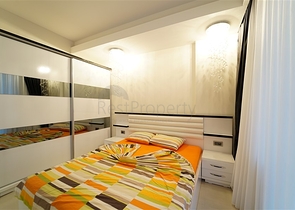 شقة فاخرة -غرفة وصالة ضمن مجمع 5 نجوم -في محمودلار/ الانيا 