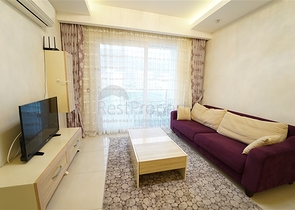 شقة فاخرة -غرفة وصالة ضمن مجمع 5 نجوم -في محمودلار/ الانيا 