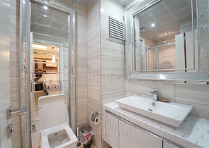 شقة فاخرة -غرفة وصالة ضمن مجمع 5 نجوم -في محمودلار/ الانيا 