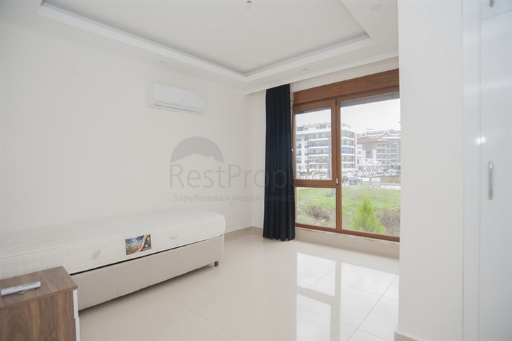 دوبلكس ارضية 3 غرف وصالة -ضمن مجمع سكني حديث -في منطقة كاستل / الانيا 