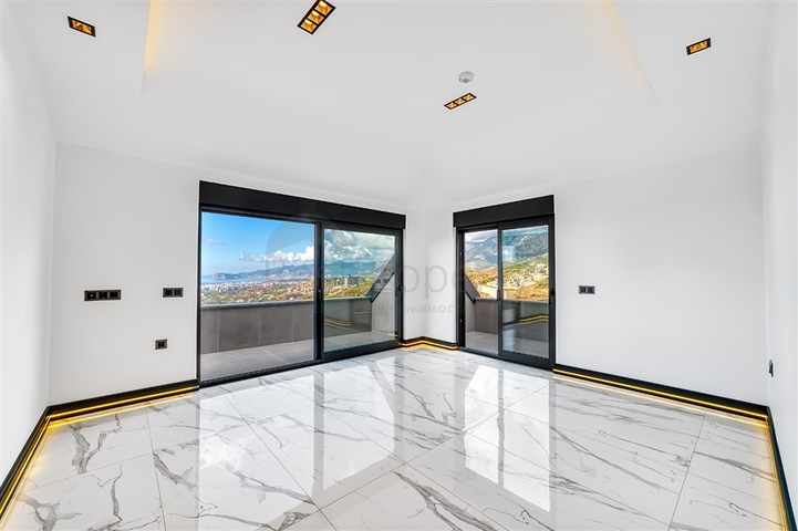 فيلا للبيع بالاقساط في الانيا - مستقلة مع مسبح خاص وباطلالة بحر -في كارجي جاك / الانيا 