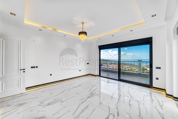 فيلا للبيع بالاقساط في الانيا - مستقلة مع مسبح خاص وباطلالة بحر -في كارجي جاك / الانيا 