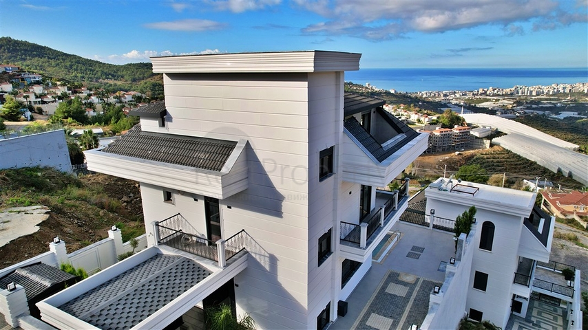 فيلا للبيع بالاقساط في الانيا - مستقلة مع مسبح خاص وباطلالة بحر -في كارجي جاك / الانيا 