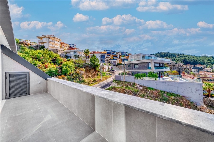 فيلا للبيع بالاقساط في الانيا - مستقلة مع مسبح خاص وباطلالة بحر -في كارجي جاك / الانيا 