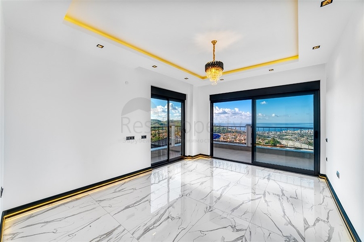 فيلا للبيع بالاقساط في الانيا - مستقلة مع مسبح خاص وباطلالة بحر -في كارجي جاك / الانيا 