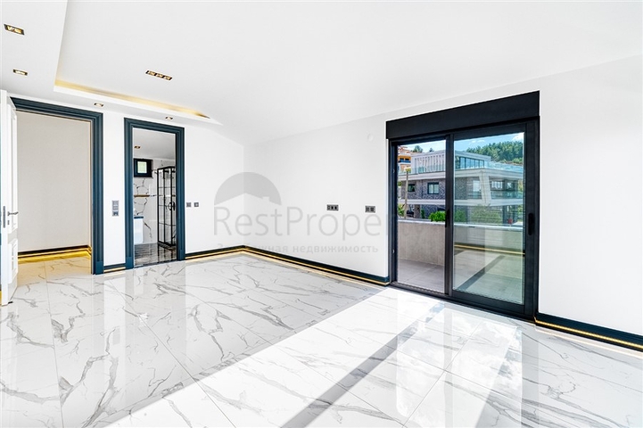 فيلا للبيع بالاقساط في الانيا - مستقلة مع مسبح خاص وباطلالة بحر -في كارجي جاك / الانيا 