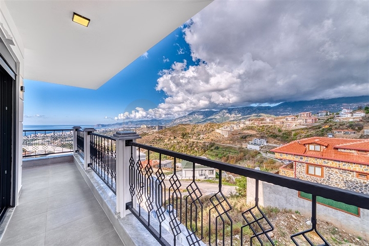 فيلا للبيع بالاقساط في الانيا - مستقلة مع مسبح خاص وباطلالة بحر -في كارجي جاك / الانيا 