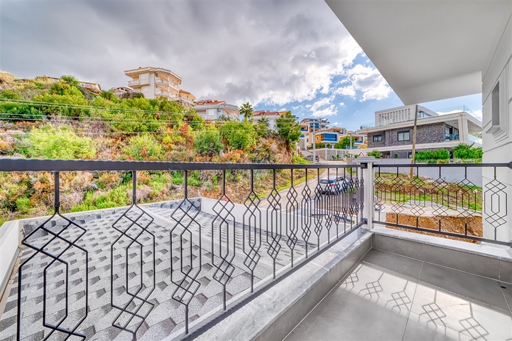 فيلا للبيع بالاقساط في الانيا - مستقلة مع مسبح خاص وباطلالة بحر -في كارجي جاك / الانيا 