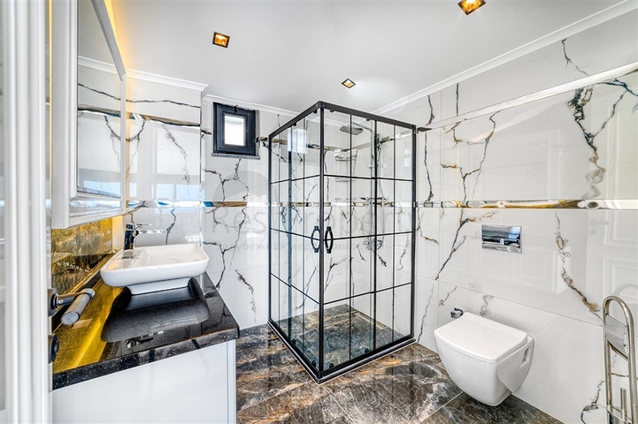 فيلا للبيع بالاقساط في الانيا - مستقلة مع مسبح خاص وباطلالة بحر -في كارجي جاك / الانيا 