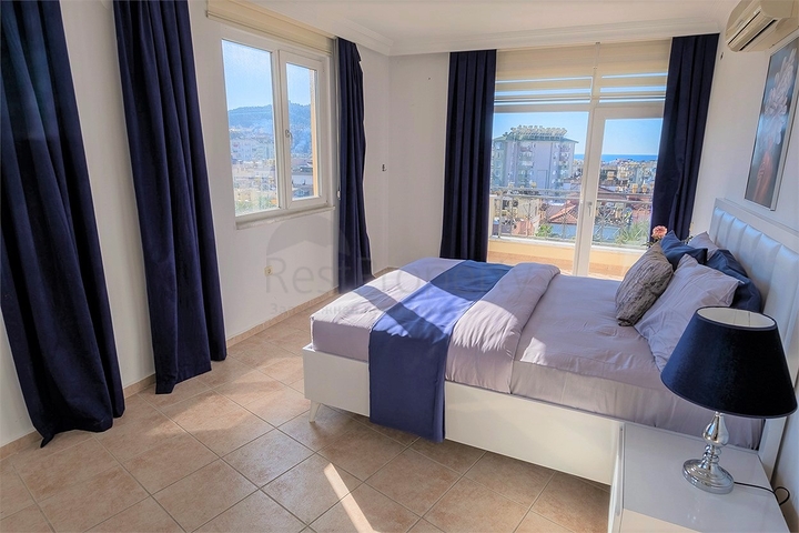 اطلالة بحر وقلعة - شقة 2 غرفة وصالة -مفروشة -في مركز الانيا 