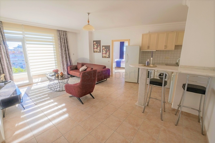 اطلالة بحر وقلعة - شقة 2 غرفة وصالة -مفروشة -في مركز الانيا 