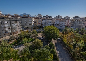 اطلالة بحر وقلعة - شقة 2 غرفة وصالة -مفروشة -في مركز الانيا 