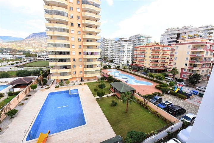 مجمع فاخر قريب من البحر -شقة غرفة وصالة مفروشة - محمودلار/ الانيا 