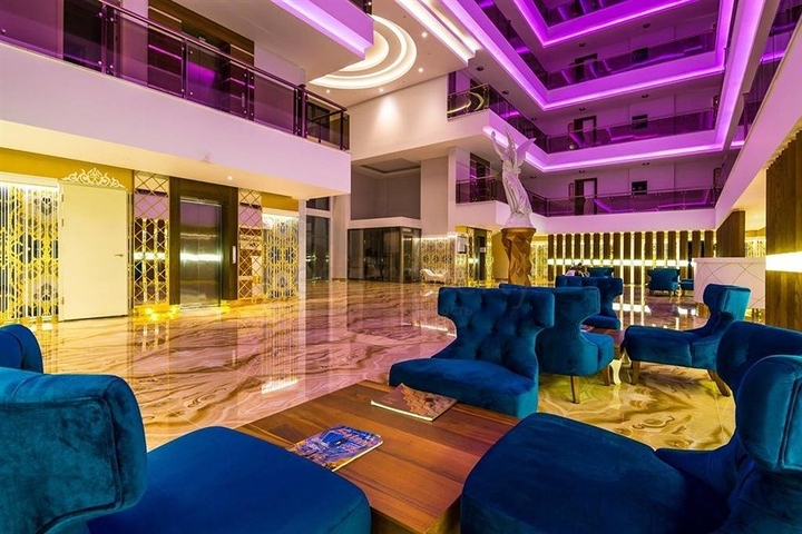 مجمع فاخر قريب من البحر -شقة غرفة وصالة مفروشة - محمودلار/ الانيا 