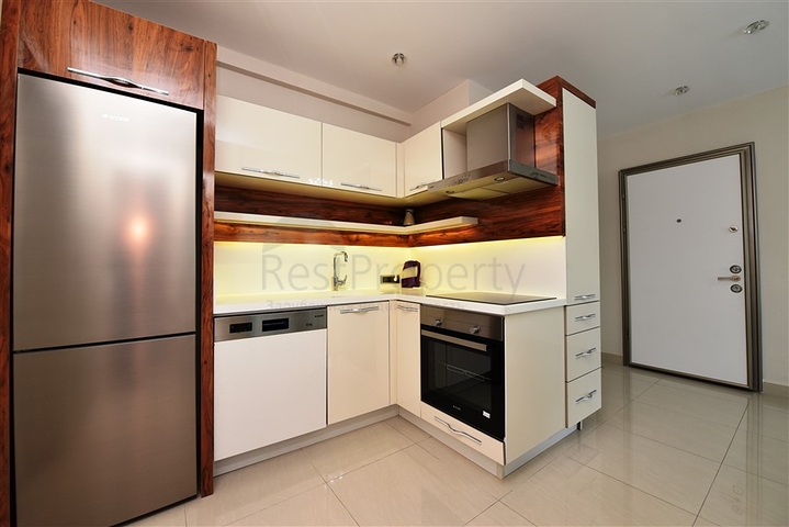 مجمع فاخر قريب من البحر -شقة غرفة وصالة مفروشة - محمودلار/ الانيا 