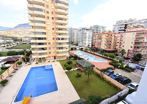 مجمع فاخر قريب من البحر -شقة غرفة وصالة مفروشة - محمودلار/ الانيا 