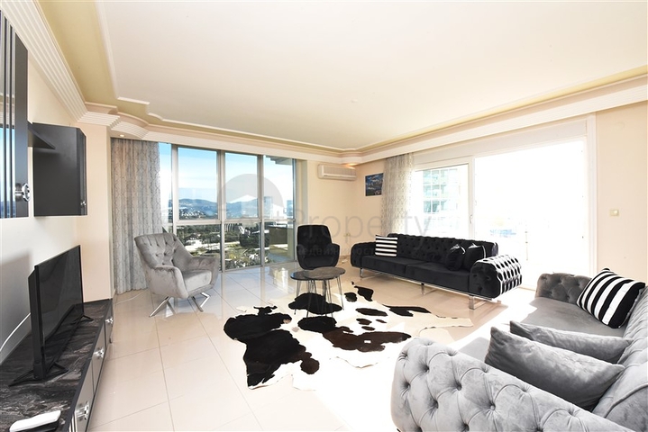 شقة واسعة في الانيا - غرفتين وصالة مفروشة -ضمن مجمع سكني في محمودلار / الانيا 