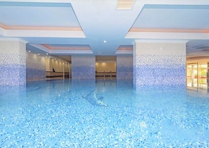 شقة واسعة في الانيا - غرفتين وصالة مفروشة -ضمن مجمع سكني في محمودلار / الانيا 