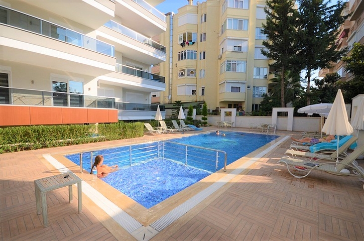 قريبة من شاطئ كليوباترا - شقة غرفة وصالة مفروشة ضمن مجمع حديث - الانيا 