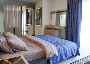 شقة غرفتين وصالة مفروشة - مجمع جديد -في محمودلار / الانيا 