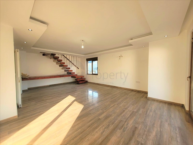 بالقرب من شاطئ كليوباترا - دوبلكس واسعة 2 غرفة وصالة - مركز الانيا 