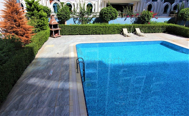 شقة واسعة - غرفتين وصالة مفروشة -ضمن مجمع - في محمودلار / الانيا 