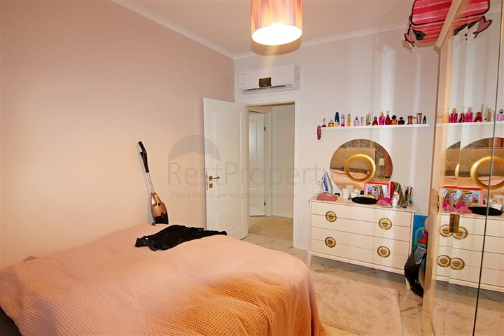 شقة واسعة - غرفتين وصالة مفروشة -ضمن مجمع - في محمودلار / الانيا 