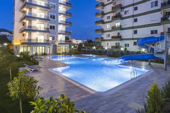 شقة واسعة - غرفتين وصالة مفروشة -ضمن مجمع - في محمودلار / الانيا 