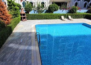 شقة واسعة - غرفتين وصالة مفروشة -ضمن مجمع - في محمودلار / الانيا 