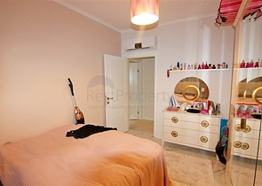 شقة واسعة - غرفتين وصالة مفروشة -ضمن مجمع - في محمودلار / الانيا 