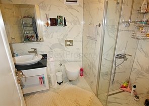 شقة واسعة - غرفتين وصالة مفروشة -ضمن مجمع - في محمودلار / الانيا 