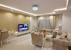 شقة واسعة - غرفتين وصالة مفروشة -ضمن مجمع - في محمودلار / الانيا 