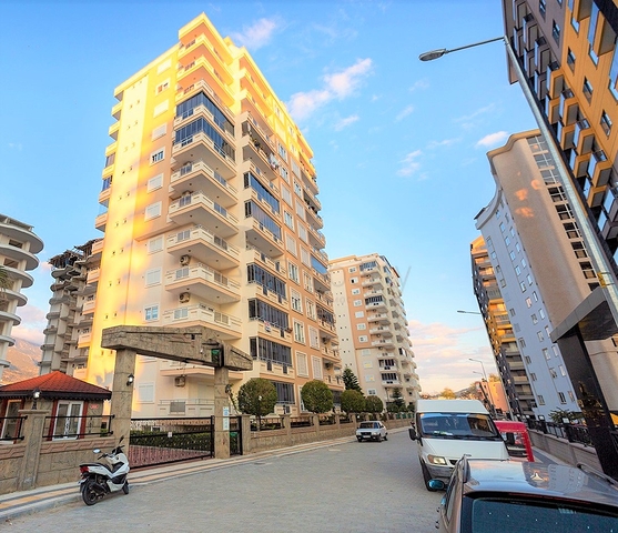 شقة غرفتين وصالة مفروشة - ضمن مجمع سكني -في محمودلار/ الانيا 