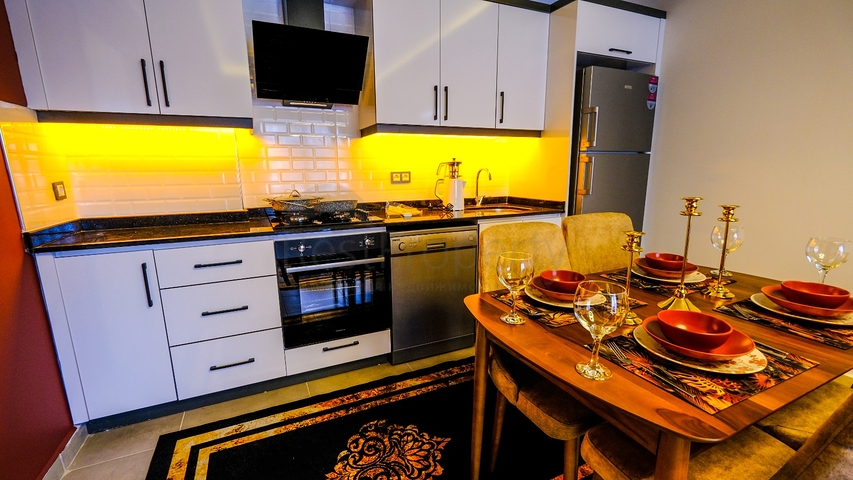 مجمع جديد - شقة غرفة وصالة مفروشة - في محمودلار / الانيا 