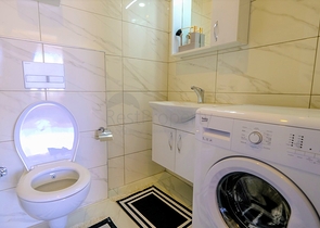 شقة غرفة وصالة مفروشة - مجمع حديث -في محمودلار / الانيا