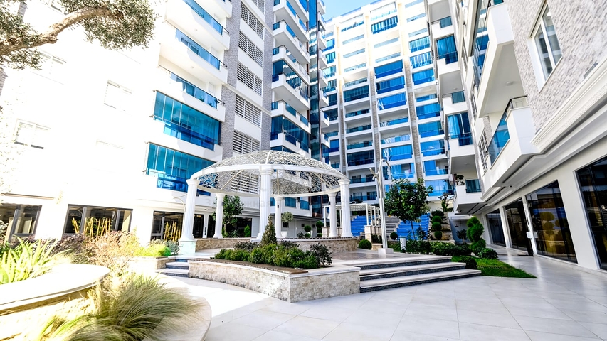 مجمع بخدمات 5 نجوم - شقة غرفتين  وصالة مفروشة - في محمودلار/ الانيا