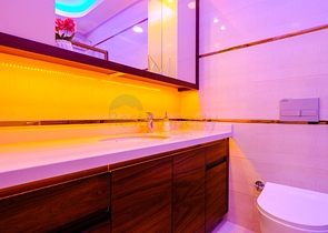 مجمع بخدمات 5 نجوم - شقة غرفتين  وصالة مفروشة - في محمودلار/ الانيا