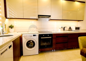 مجمع بخدمات 5 نجوم - شقة غرفتين  وصالة مفروشة - في محمودلار/ الانيا