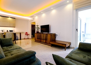 مجمع بخدمات 5 نجوم - شقة غرفتين  وصالة مفروشة - في محمودلار/ الانيا