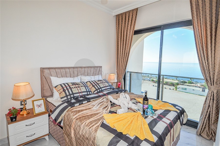 شقق اطلالة على البحر في الانيا - تصميم غرفة وصالة مفروشة - في كارجيجاك / الانيا 