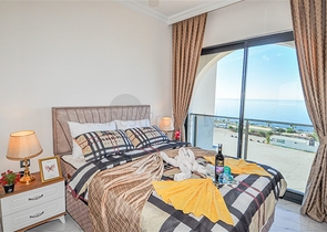 شقق اطلالة على البحر في الانيا - تصميم غرفة وصالة مفروشة - في كارجيجاك / الانيا 